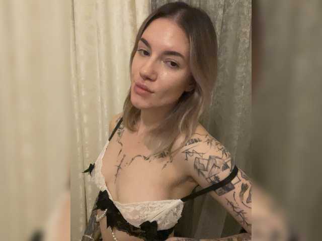 Millashaa live cam on BongaCams