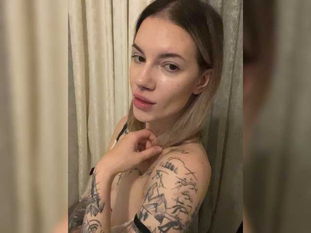 Millashaa live webcam show
