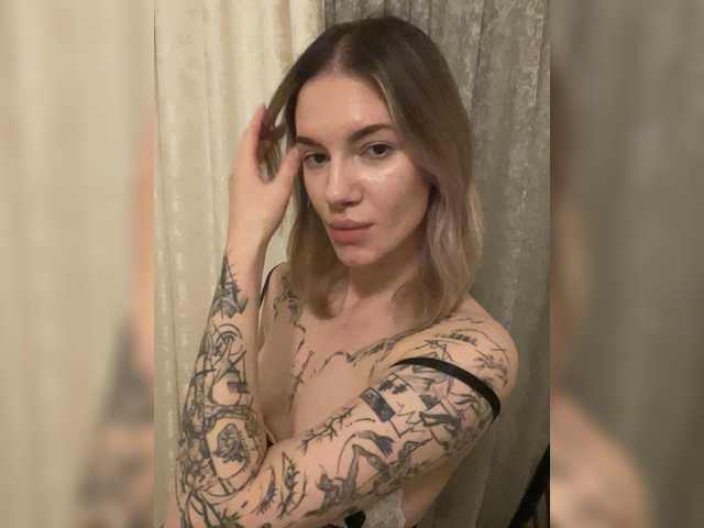 Millashaa live cam on BongaCams