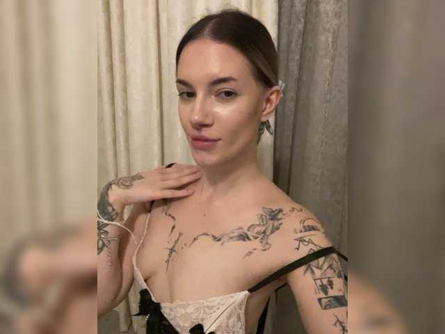 Millashaa live cam on BongaCams