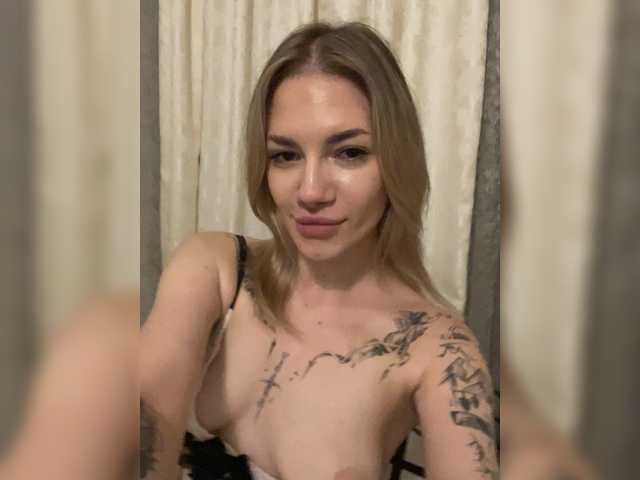 Millashaa live cam on BongaCams