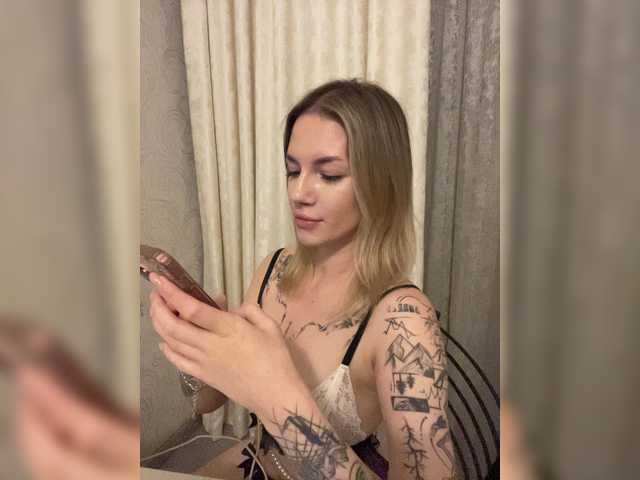 Millashaa live cam preview