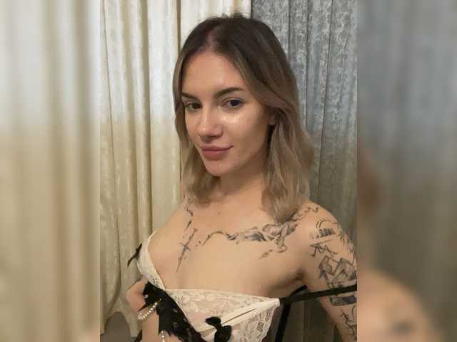 Millashaa live cam on BongaCams