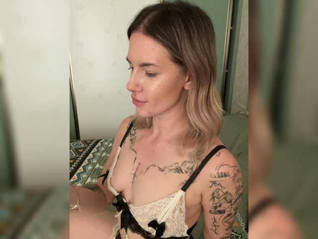 Millashaa live cam on BongaCams