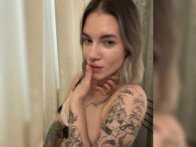 Millashaa live cam on BongaCams