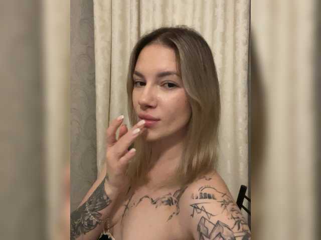 Millashaa live cam on BongaCams