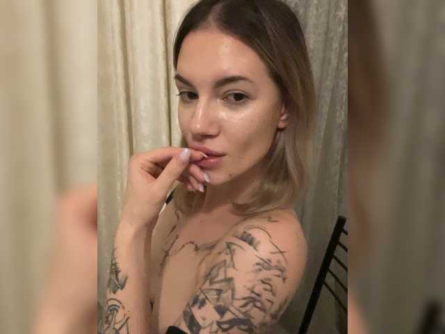 Millashaa live cam on BongaCams