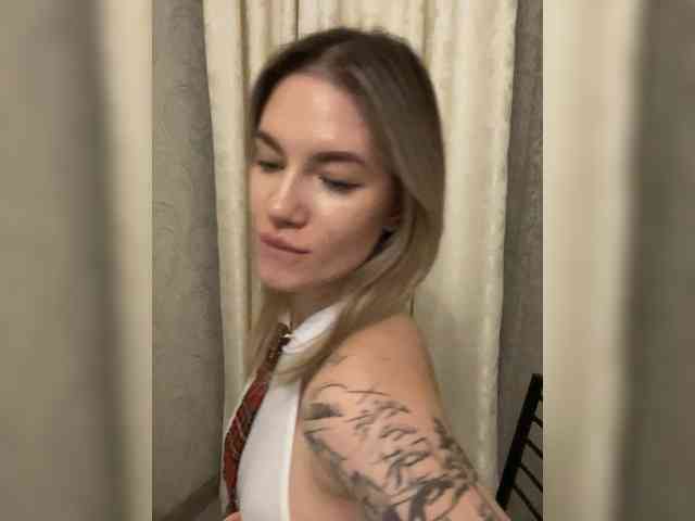 Young_blondd