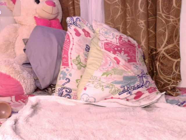 Yvonejoness webcam