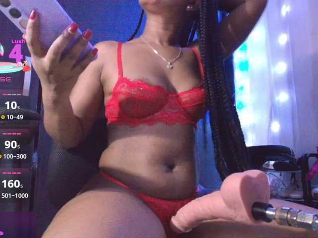 Yvonejoness live cam preview