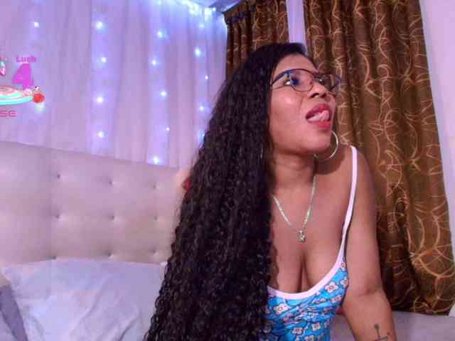 Yvonejoness webcam