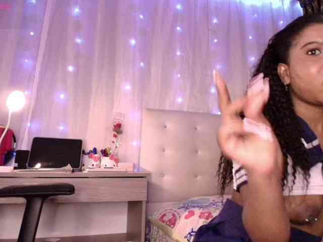 Yvonejoness webcam