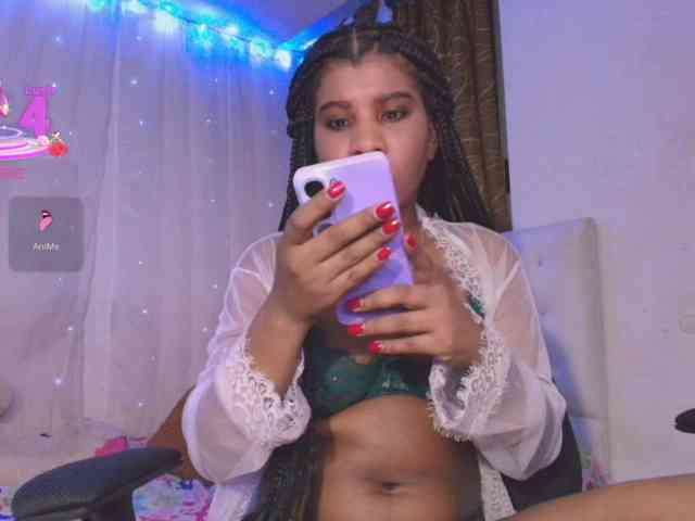 Yvonejoness webcam