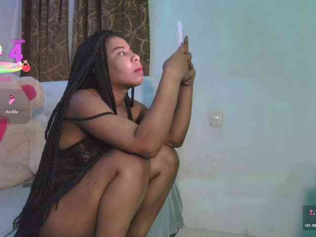 Yvonejoness webcam