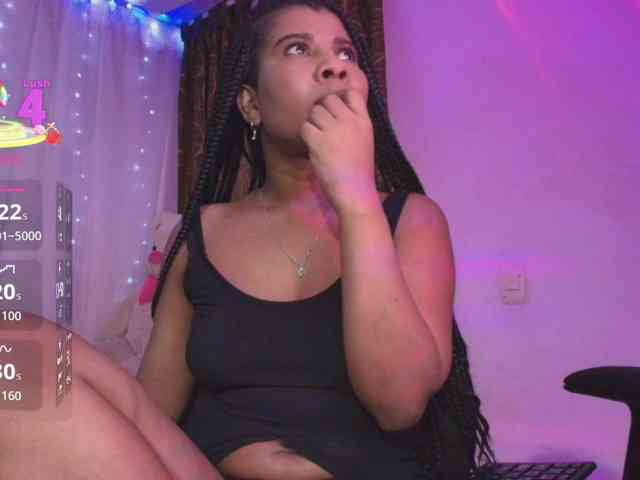 Yvonejoness webcam