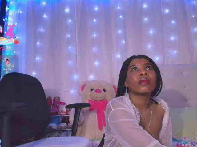 Yvonejoness webcam