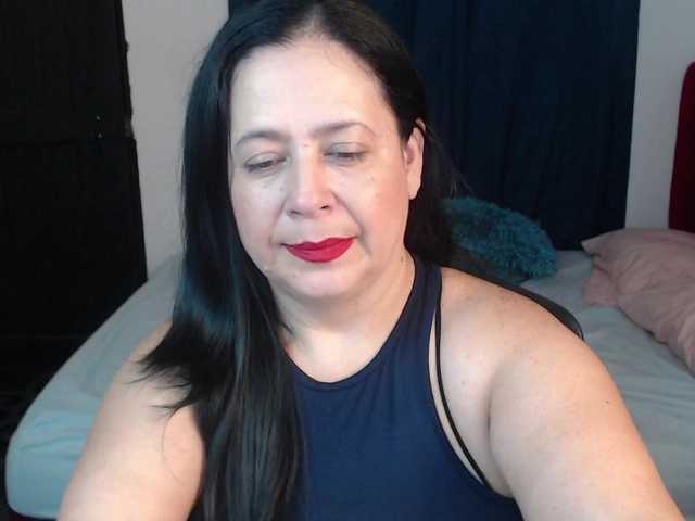 le modèle karlaton1977 est en webcam porno dans un show sur le site bongacams, il possède les tags suivants: Latino/Hispanic,Brunette,Trimmed