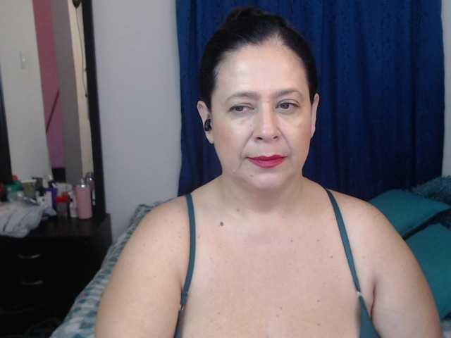 karlaton1977 live webcam show
