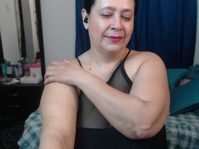 karlaton1977 live webcam show