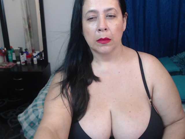 karlaton1977 live webcam show