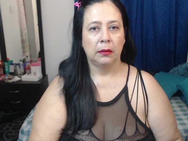 karlaton1977 live webcam show