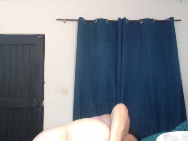 karlaton1977 live webcam show