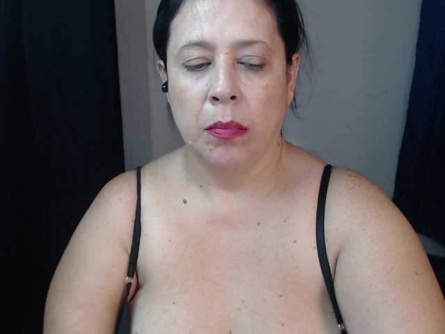 karlaton1977 — live female cam