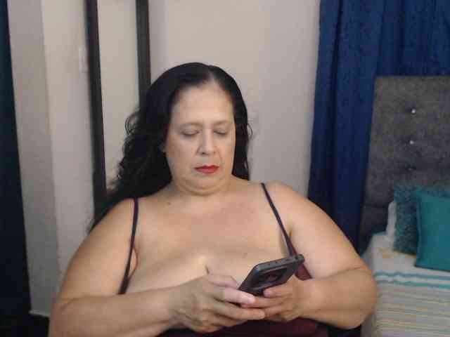 Modella: karlaton1977