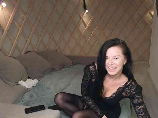 LinaaJoy webcam