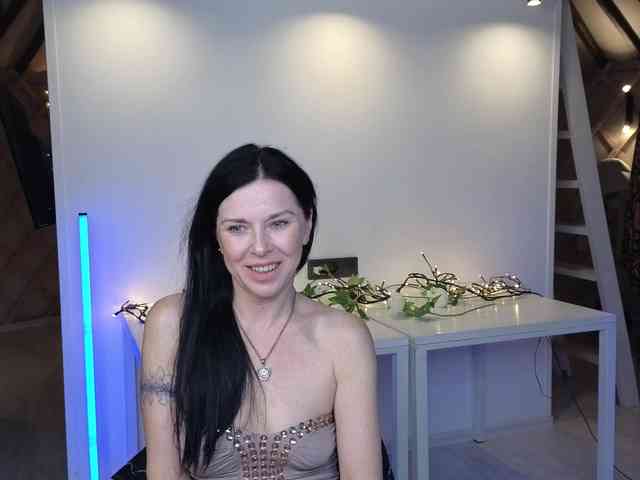 LinaaJoy Live Webcam on BongaCams