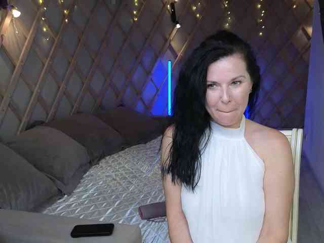 LinaaJoy webcam