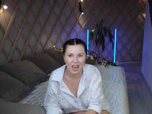 LinaaJoy webcam