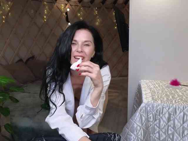 LinaaJoy webcam