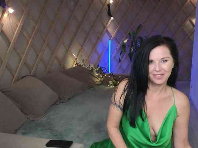 LinaaJoy webcam