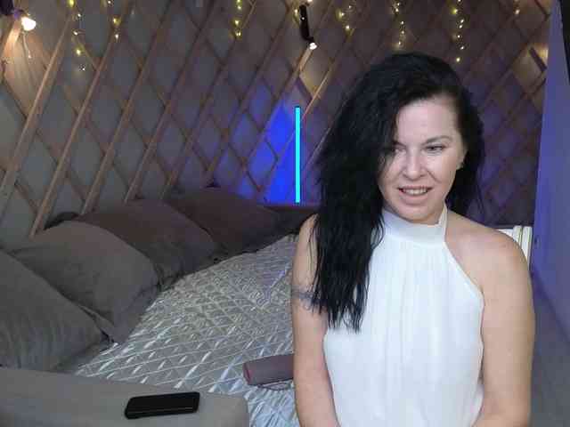 LinaaJoy webcam