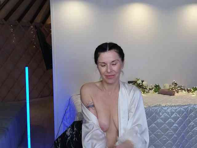 LinaaJoy webcam