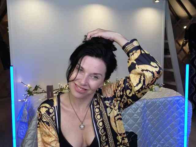 LinaaJoy webcam