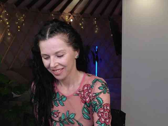 LinaaJoy webcam