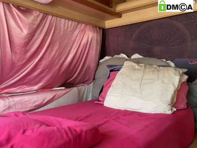 QueenBarbieDoll webcam