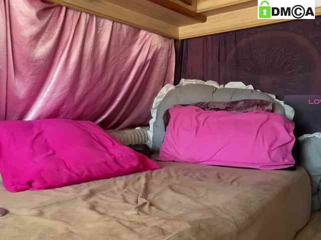 QueenBarbieDoll webcam