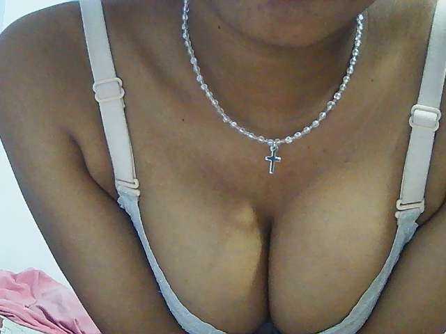 Koushy live cam on BongaCams