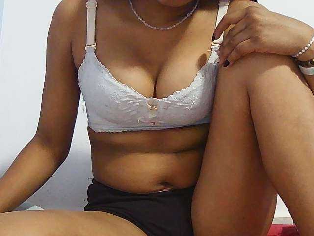 Koushy live cam on BongaCams