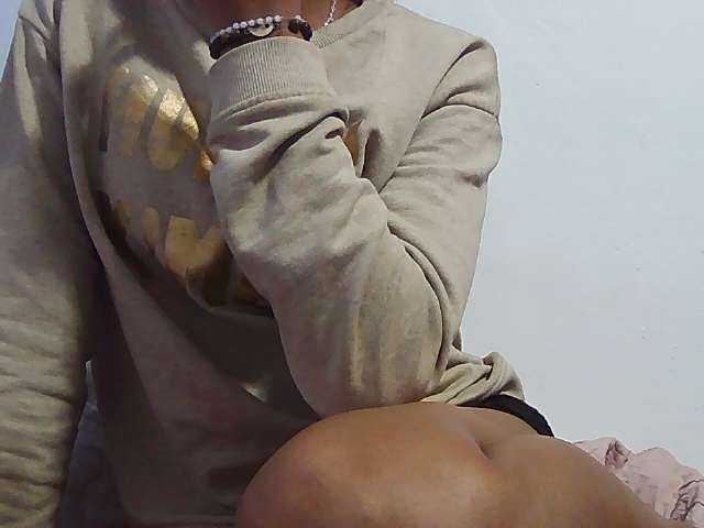 Koushy live cam on BongaCams