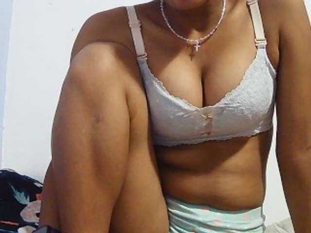 Koushy live cam on BongaCams