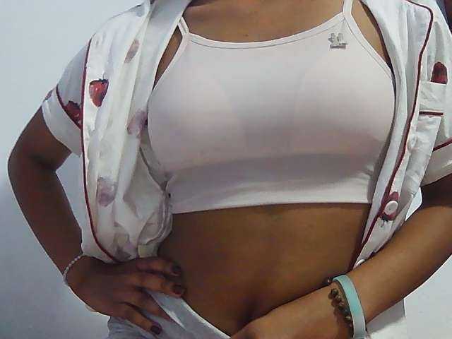 Koushy live cam on BongaCams