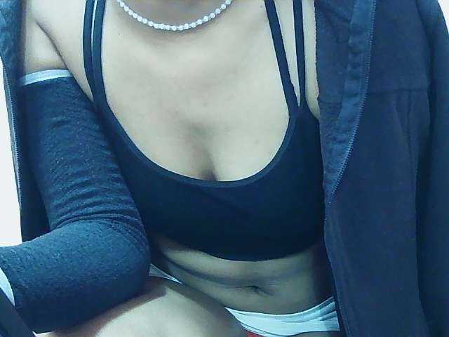 Koushy live cam on BongaCams