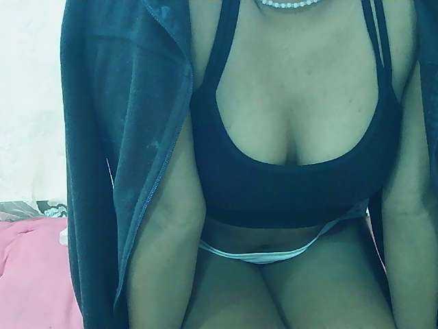 Koushy live cam on BongaCams