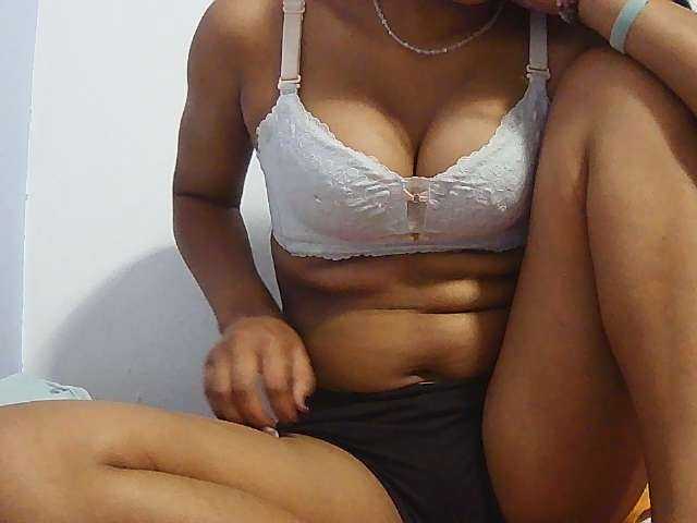 Koushy live cam on BongaCams