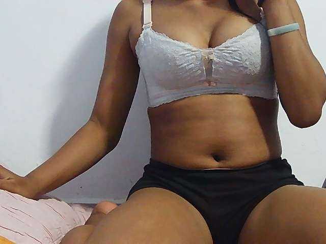 Koushy live cam on BongaCams