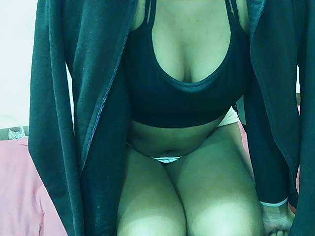 Koushy live cam on BongaCams